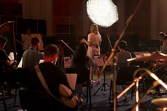 Monique repeticijos su orkestru akimirka