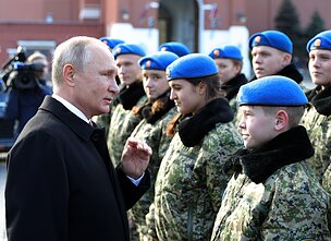 Vladimiras Putinas sako kalbą jaunuoliams