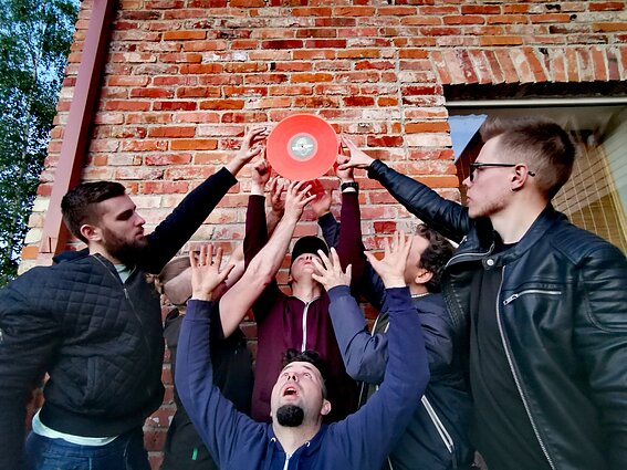 „Antikvariniai Kašpirovskio dantys“ perleido savo plokštelę „Antikvariniai Kašpirovskio dantys“ perleido savo plokštelę