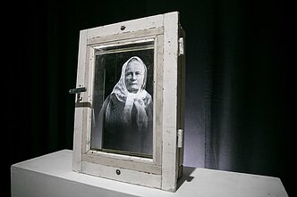 „Praeities beieškant“