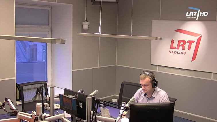 LRT RADIJO žinios. Kęstutis Mažeika sprendžia, ar patenkinti Valstybinių miškų urėdijos vadovo prašymą palikti darbą