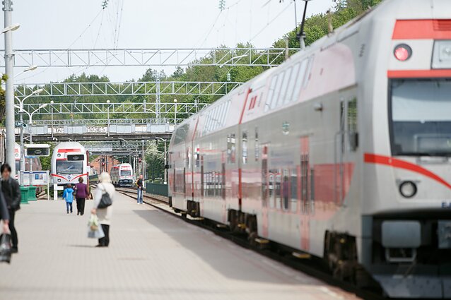 10–12. Kokios šukuosenų, manikiūrų mados? Kodėl verta keliauti traukiniais?