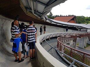 „Nacionalinės ekspedicijos“ dalyviai lankėsi Siguldos bobslėjaus ir rogučių trasoje