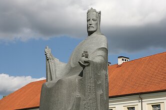 Karaliaus Mindaugo paminklas, pastatytas 750-osioms jo karūnavimo metinėms