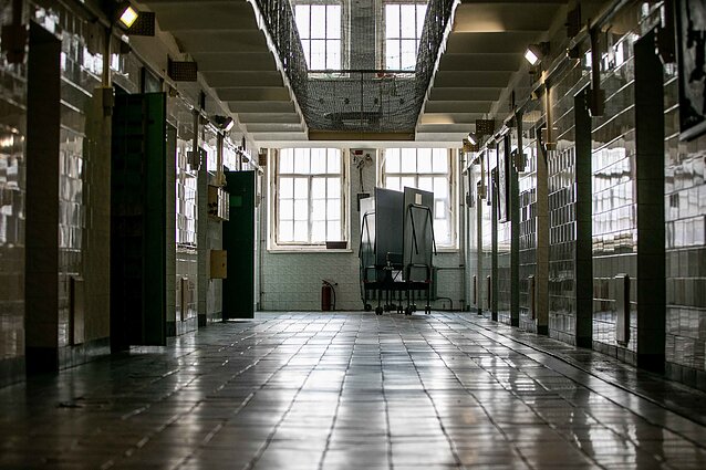 Prison (associative image)