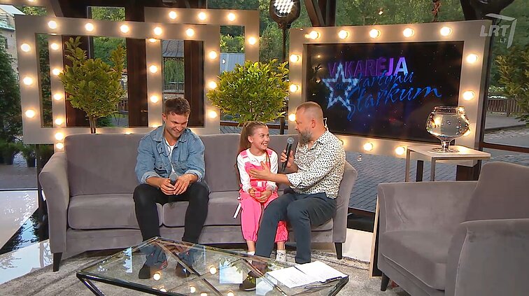 Muzikinis pokalbių šou „Vakarėja“ su Martynu Starkumi. Atlikėjas Vaidas Baumila: nesinori tapti įkyriu veidu