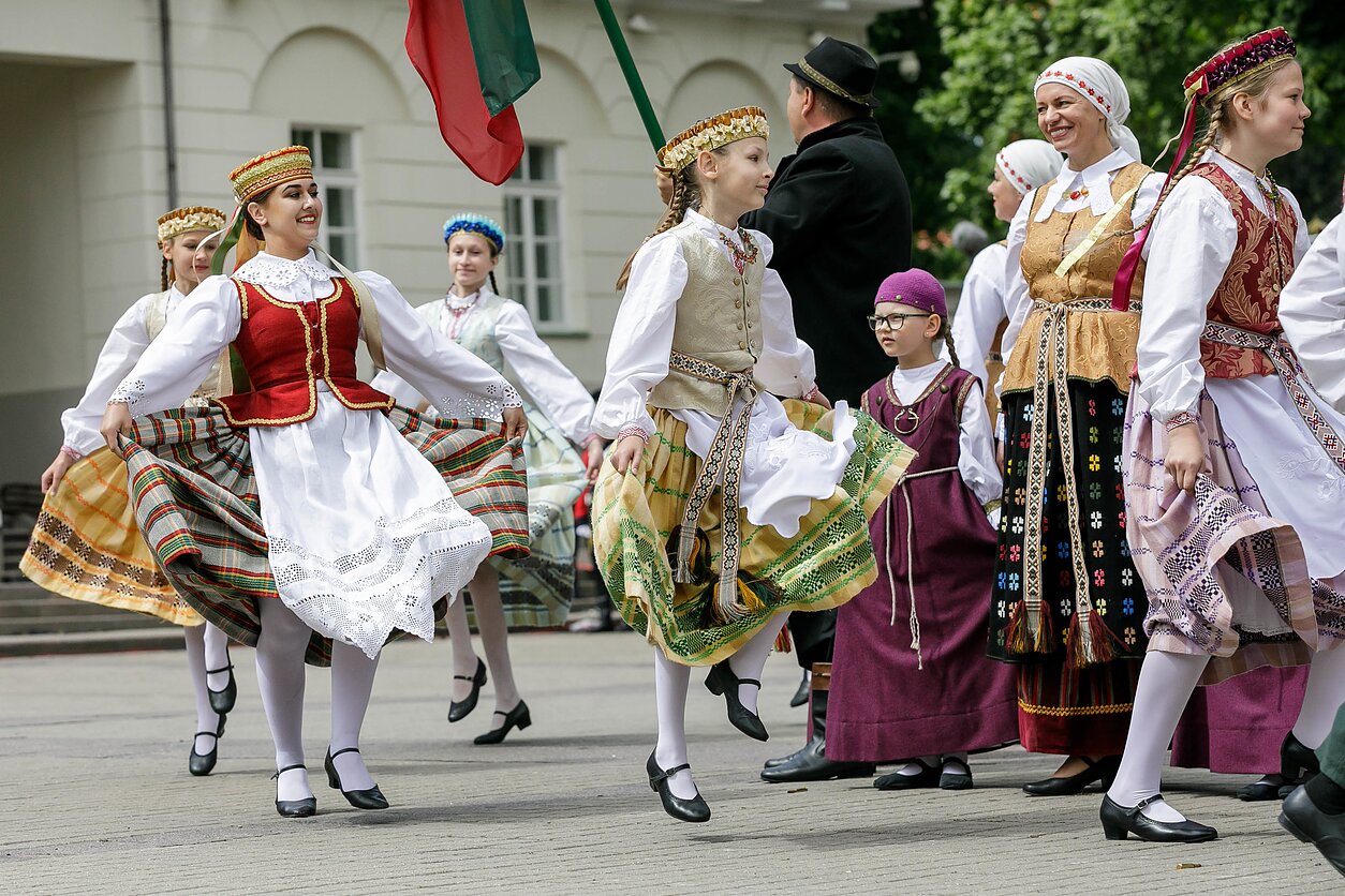 E. Genys/LRT, Traditional folk dances during the Statehood Day