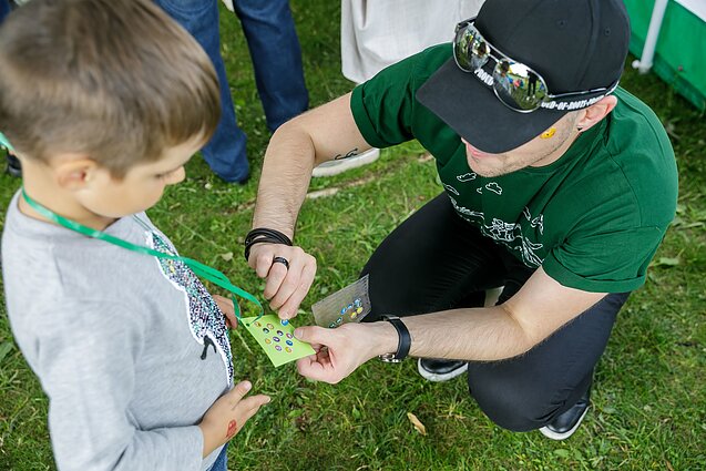 „Jei vėl kils, susimąstyčiau“: nerimaujama, kad dėl mokesčių reformos gali dar labiau sumažėti budinčių globotojų