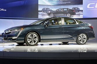„Honda Clarity“ hibridas