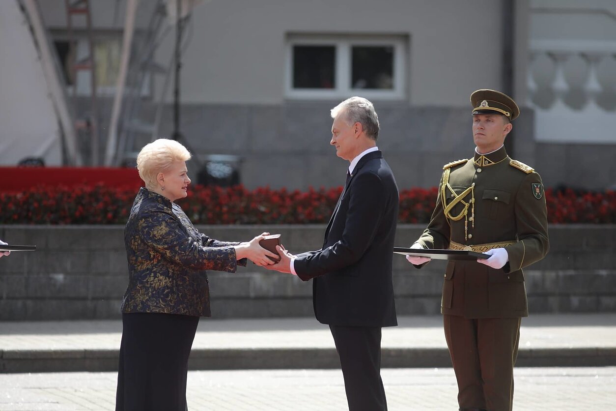 Dalia Grybauskaitė perdavė prezidento rūmų valdymą Gitanui Nausėdai