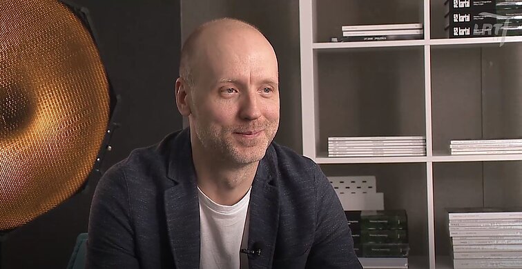 Stilius. Robertas Daskevičius: gražų maistą pirmiausia norisi suvalgyti akimis (su vertimu į gestų k.)
