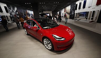 „Tesla Model 3“ „Tesla Model 3“