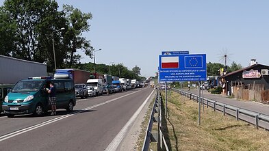 Eilė Ukrainos psienyje.