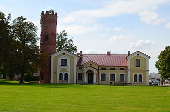 Paežerių dvaro oficina ir bokštas