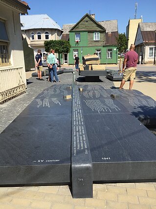 Sinagogų aikštės memorialas Jurbarke