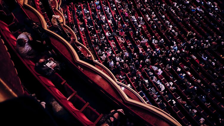 Virtualių koncertų gidas klasikinės muzikos gerbėjams – nuo geriausių lietuviškų kūrinių Kovo 11-ąjai iki naujų atradimų