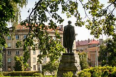 Petro Cvirkos paminklas