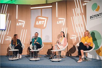 Akimirka iš 2018-ųjų diskusijų festivalio „Būtent!“. Akimirka iš 2018-ųjų diskusijų festivalio „Būtent!“.