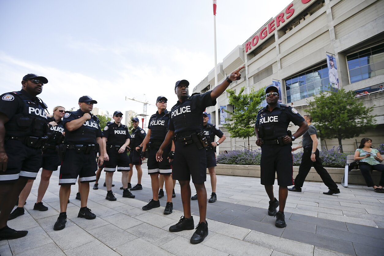 Kanados policijos pareigūnai (asociatyvi) Kanados policijos pareigūnai (asociatyvi)