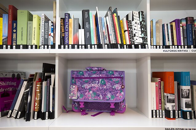 Tėvus ruoštis mokslo metams ragina perkant ir el. erdvėje: nusistatykite, ko tikrai reikia