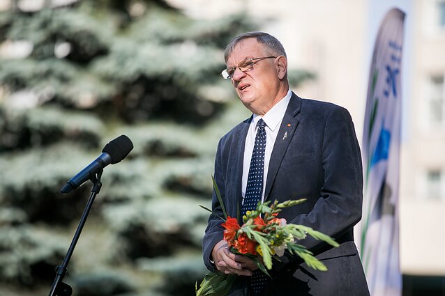 Romualdas Ražukas Romualdas Ražukas