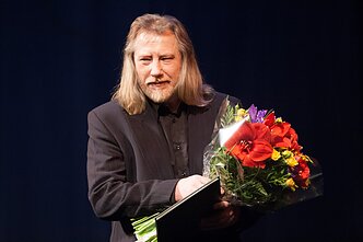 Algirdas Latėnas Algirdas Latėnas