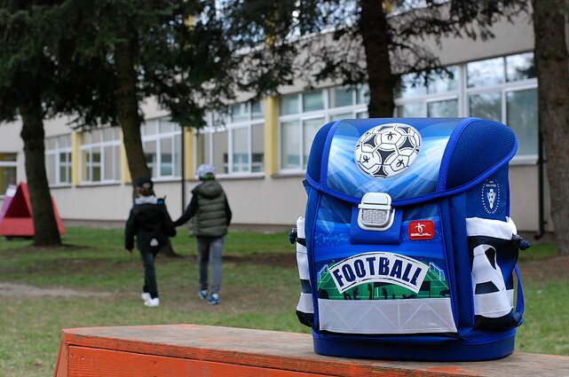 Kanceliarinių prekių karštinė: ar perkamos kuprinės – kokybiškos, o būtini vadovėliai bei pratybos – naudingos?