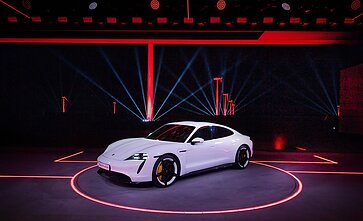 „Porsche Taycan“ „Porsche Taycan“