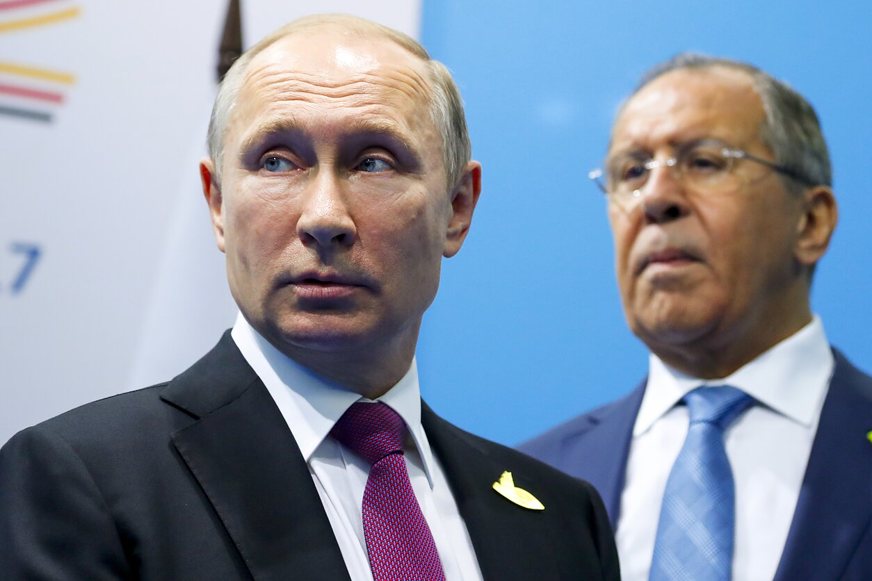 Vladimiras Putinas ir Sergejus Lavrovas Vladimiras Putinas ir Sergejus Lavrovas