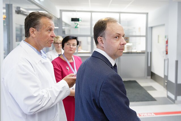 Sveikatos apsaugos ministras Aurelijus Veryga lankėsi Vilniaus universiteto ligoninės Santaros klinikų Priėmimo-skubios pagalbos skyriuje ir Šeimos medicinos centre