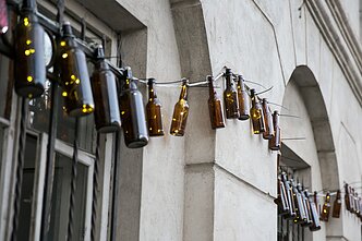 Health officials are calling for limiting opening hours of bars and nighclubs Health officials are calling for limiting opening hours of bars and nighclubs
