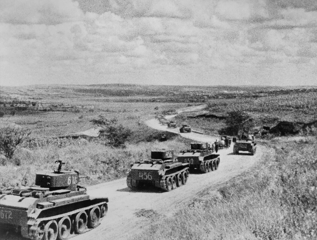 Советские войска входят в Бессарабию, лето 1940 года