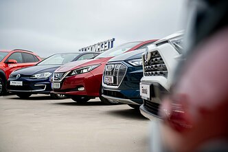 Nauji automobiliai (asociatyvi) Nauji automobiliai (asociatyvi)