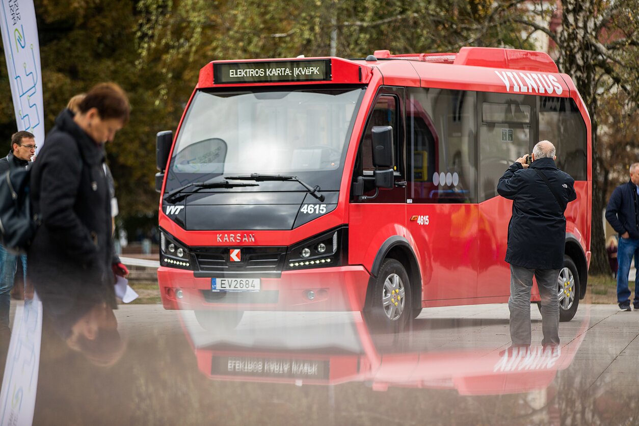 Autobus, zdjęcie ilustracyjne