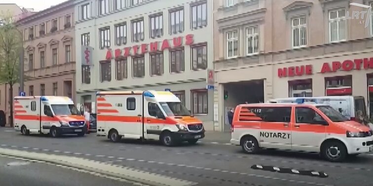 Šaudynės Vokietijoje: žuvo mažiausiai du žmonės, įspėjama likti namuose Šaudynės Vokietijoje: žuvo mažiausiai du žmonės, įspėjama likti namuose