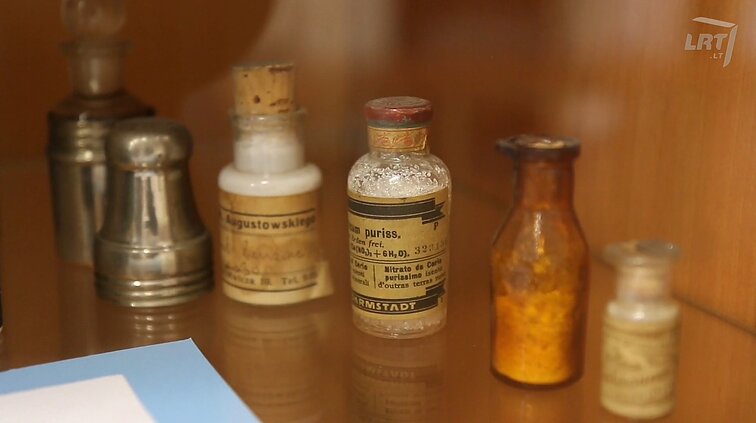 Tarpukario ligų gydymo metodai: rublis numirėlio burnoje, kurmio kraujas ir blynai su utėlėmis