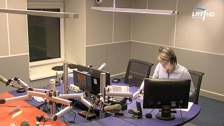 LRT RADIJO žinios. JAV prezidentas Donaldas Trumpas reikalauja, kad būtų atskleista informatoriaus tapatybė