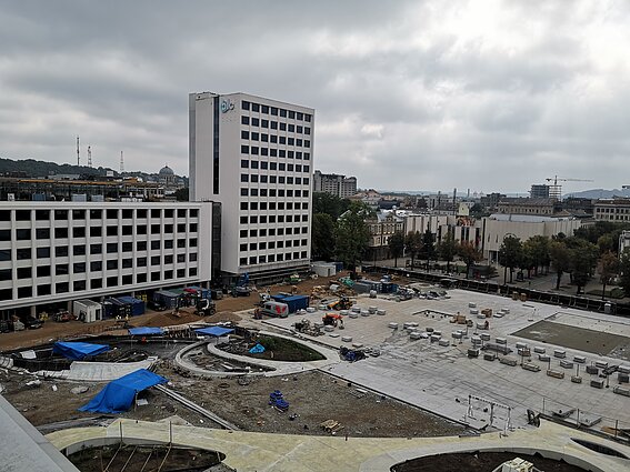 Baigta Vienybės aikštės rekonstrukcija. Kaip gelžbetoniniai televizoriai atrodo Kauno modernizmo kontekste?
