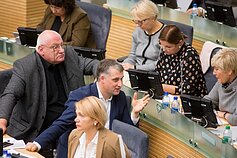 Valstiečiai: Arūnas Gumuliauskas, Valius Ąžuolas, Aušrinė Norkienė Valstiečiai: Arūnas Gumuliauskas, Valius Ąžuolas, Aušrinė Norkienė