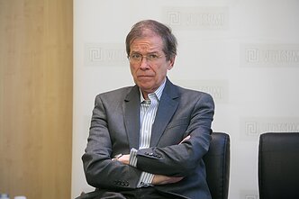Kęstutis Girnius Kęstutis Girnius