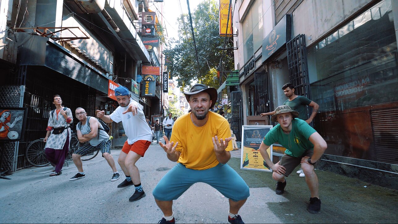 „Antikvariniai Kašpirovskio dantys“ naująjį klipą filmavo Indijoje