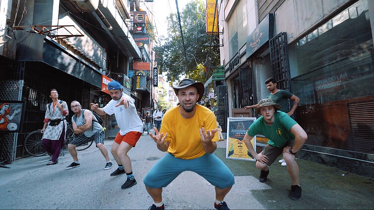 „Antikvariniai Kašpirovskio dantys“ naująjį klipą filmavo Indijoje