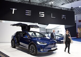„Tesla Model X“ „Tesla Model X“