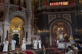 Russian Orthodox Church Patriarch Kirill, third from left, conducts the Easter service as Russian President Vladimir Putin, second from right, Prime Minister Dmitry Medvedev, fourth from left, Medvedev's wife Svetlana, third from right, and Moscow's Mayor Sergei Sobyanin, right, attend the service in the Christ the Savior Cathedral in Moscow, April 28, 2019. Russian Orthodox Church Patriarch Kirill, third from left, conducts the Easter service as Russian President Vladimir Putin, second from right, Prime Minister Dmitry Medvedev, fourth from left, Medvedev's wife Svetlana, third from right, and Moscow's Mayor Sergei Sobyanin, right, attend the service in the Christ the Savior Cathedral in Moscow, April 28, 2019.