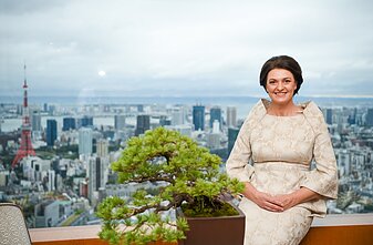 Gitanas Nausėda su Diana Nausėdienė Japonijos imperatoriaus žengimo į sostą ceremonijoje