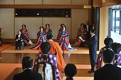 Japonijos imperatorius Naruhito žengia į sostą