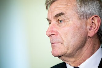 Viktoras Pranckietis išsaugojo Seimo pirmininko postą Viktoras Pranckietis išsaugojo Seimo pirmininko postą