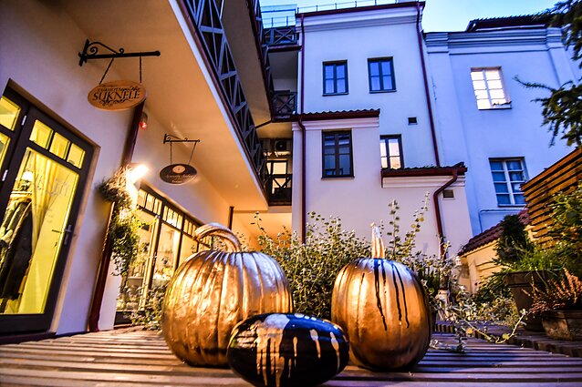 Moliūgai-šviestuvai Stiklo kvartale 