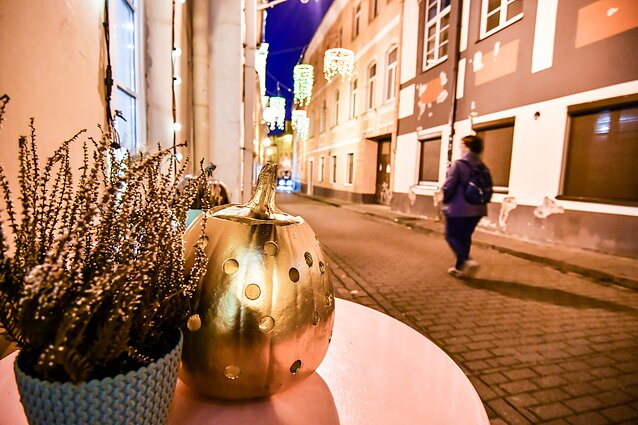 Moliūgai-šviestuvai Stiklo kvartale 