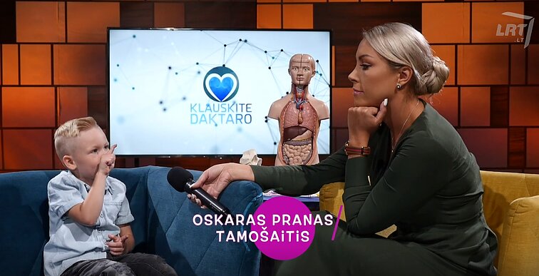 „Kalba vaikai“. Jaunasis Oskaras Pranas apie „varveklius“ po nosimi, arba snarglius: jie visai skanūs, tik, gaila, nesveiki valgyti